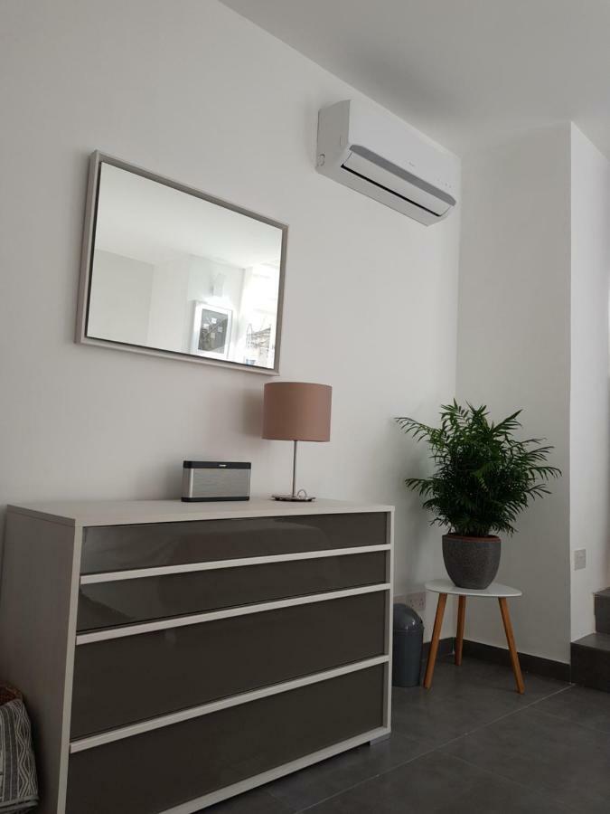 Duplex Maisonette With Heated P-Pool And Jacuzzi Сент Джулианс Экстерьер фото