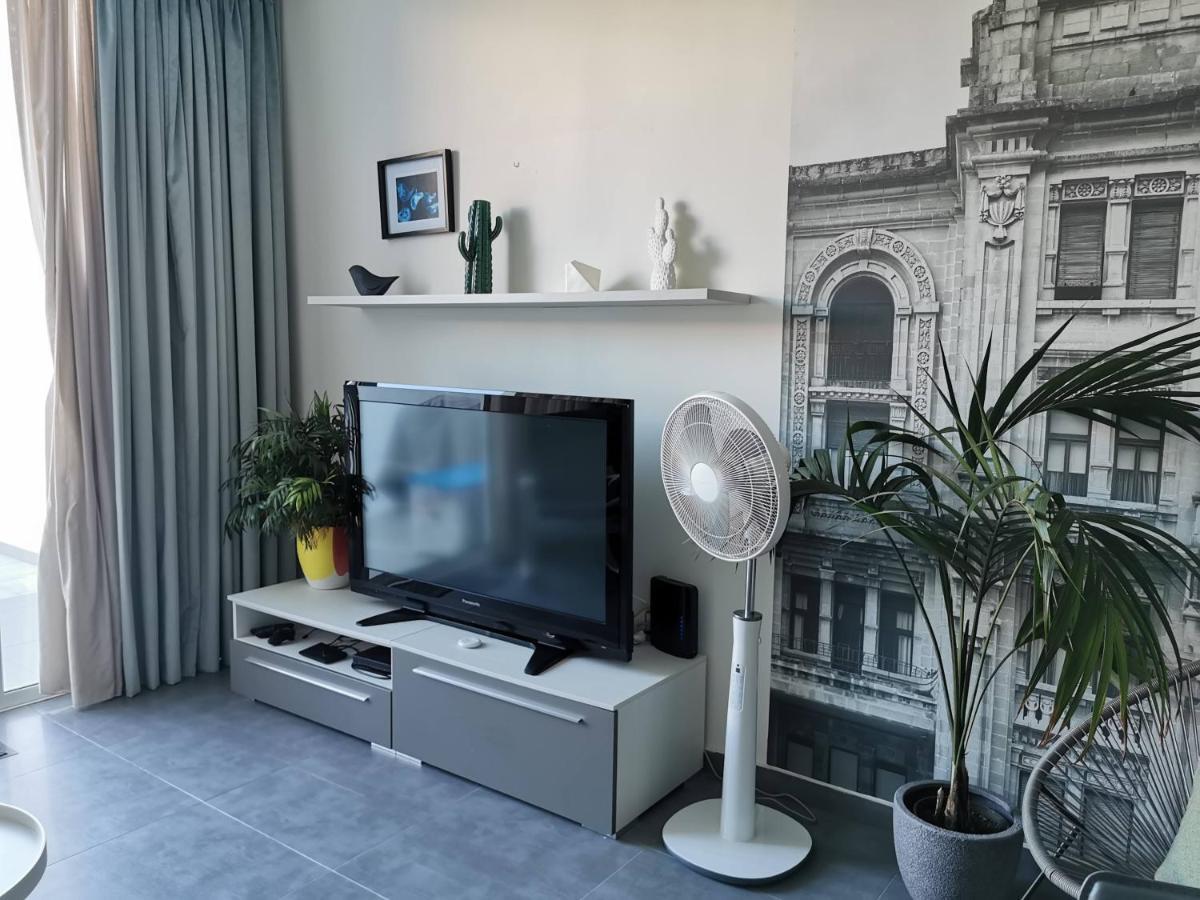 Duplex Maisonette With Heated P-Pool And Jacuzzi Сент Джулианс Экстерьер фото