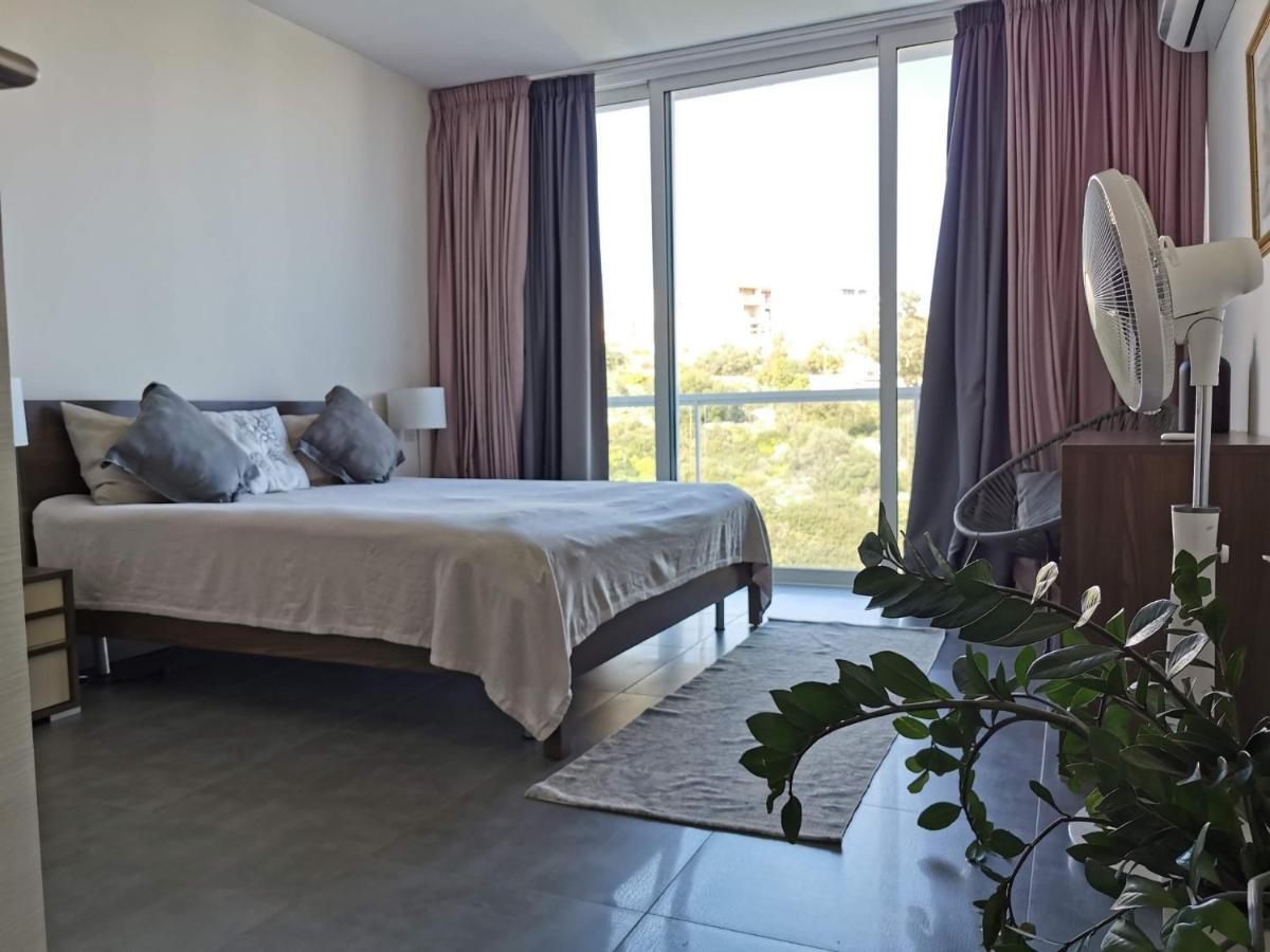 Duplex Maisonette With Heated P-Pool And Jacuzzi Сент Джулианс Экстерьер фото